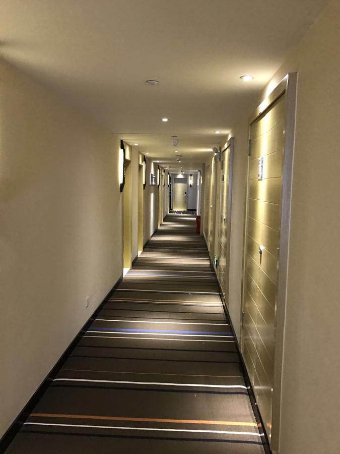 See U Select Hotel Vuhan Kültér fotó